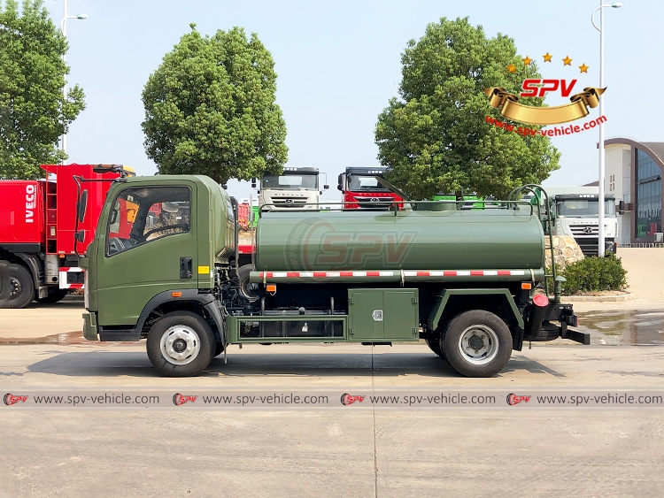 4,000 Litres Water Spraying Truck Sinotruk - LS